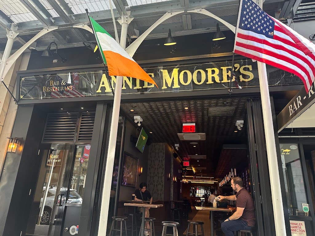Annie Moore's, a bar in Midtown