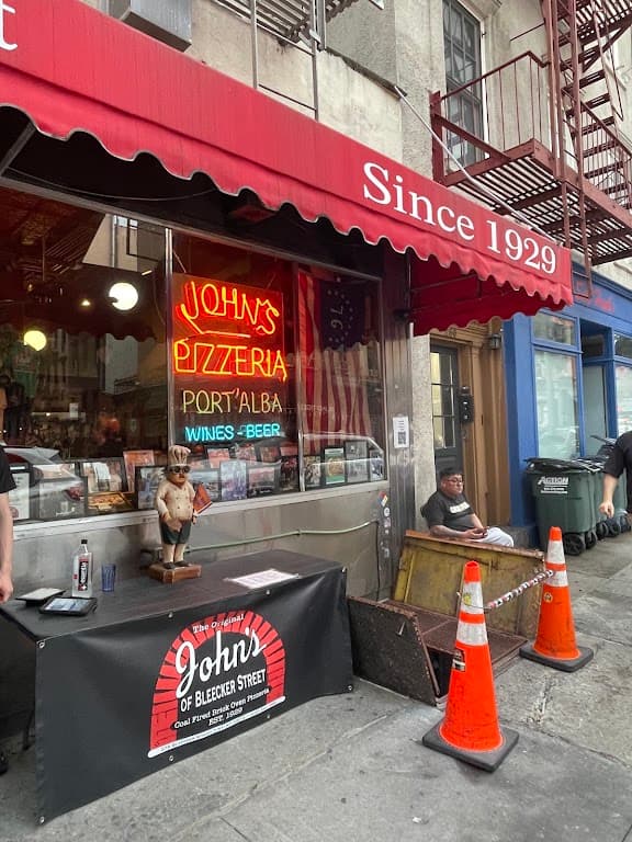 John's of Bleecker Street, West Village bar
