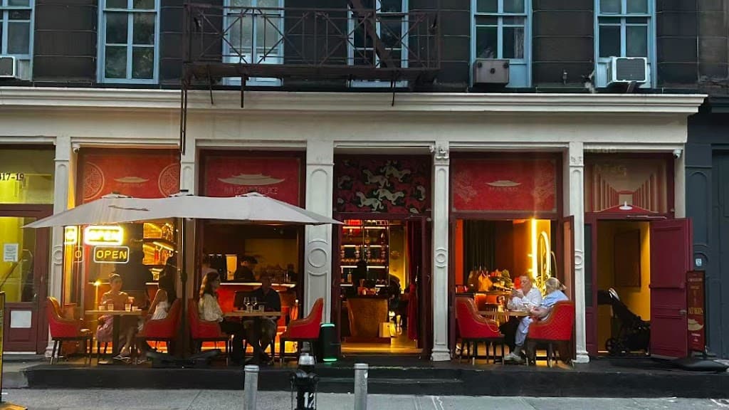 Upon The Palace, Tribeca bar