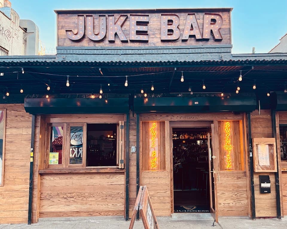 Juke Bar, a bar in Bushwick