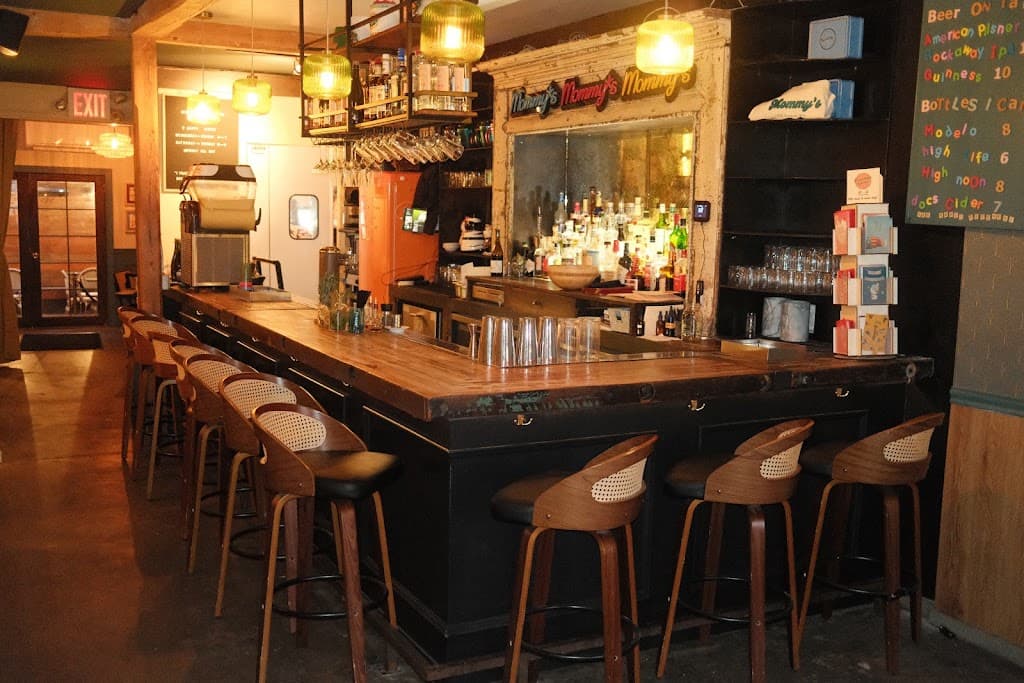 Mommy's Cocktail Bar, East Williamsburg