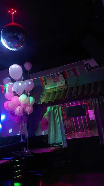 Huatulco Sport Bar, Sunset Park bar