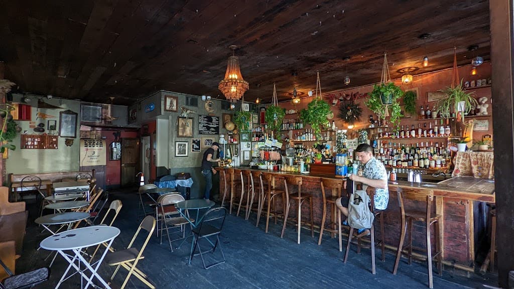 Pearl's Social & Billy Club, Bushwick bar