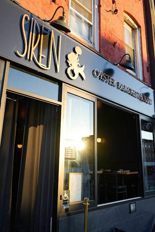 Siren Restaurant & Bar, a bar in Sunset Park