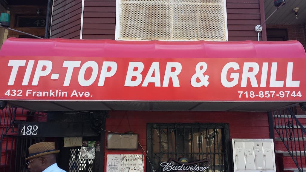 Tip-Top Bar & Grill, Bed-Stuy bar