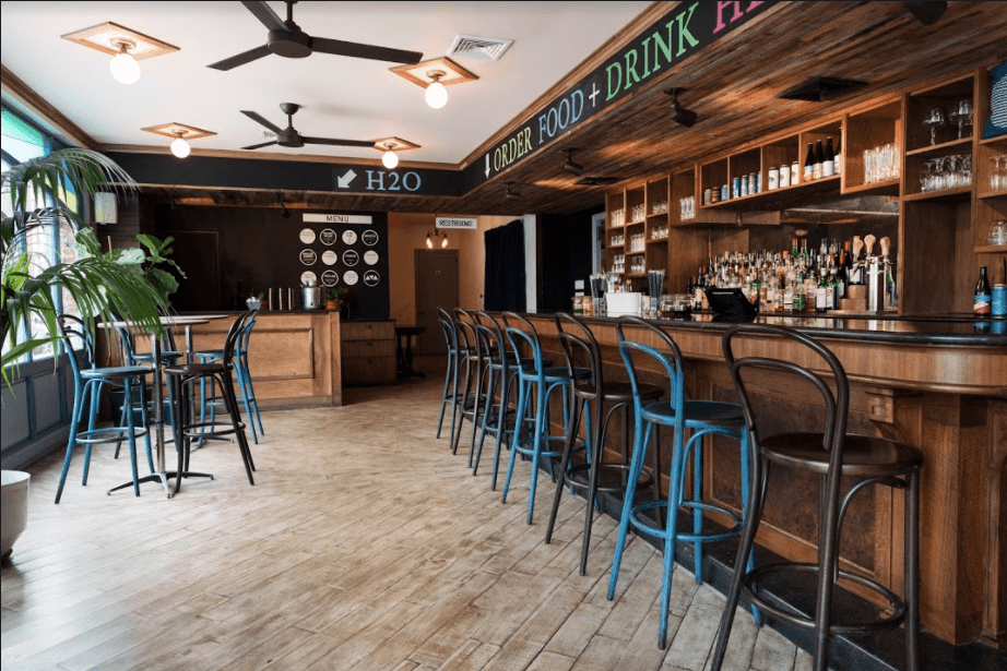 Threes Brewing Greenpoint, Greenpoint bar