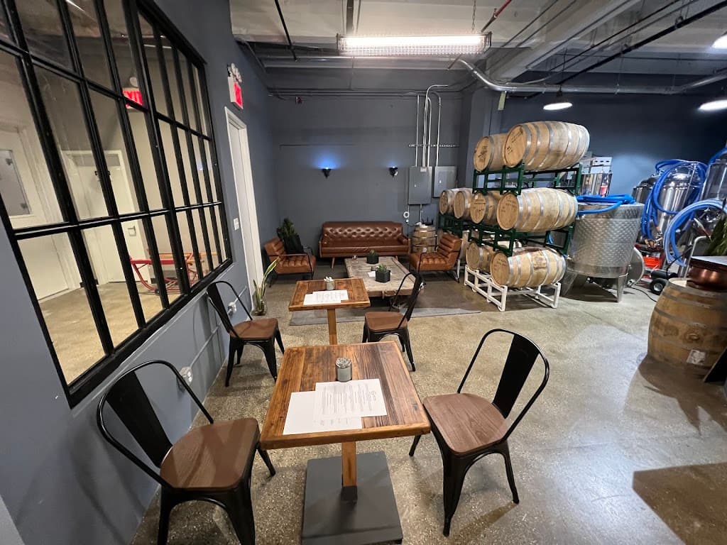 Endless Life Brewing, Sunset Park bar