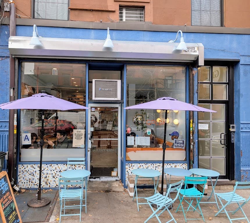 Golda, Bed-Stuy bar