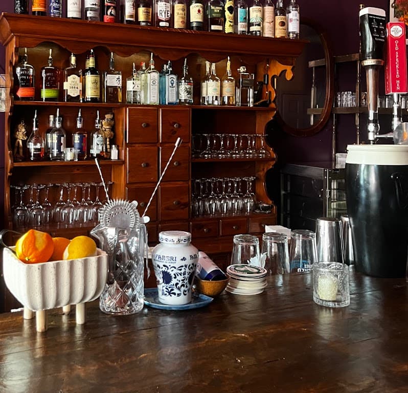 Filthy Diamond, a bar in Bushwick