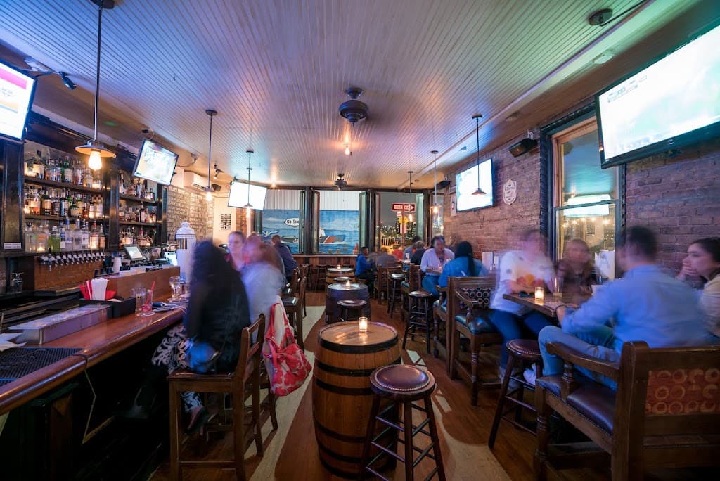 Kent Ale House, a bar in Williamsburg