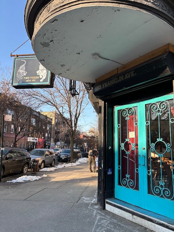 Two Tigers, Crown Heights bar