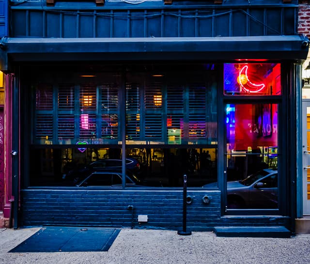 The Holler, a bar in Bed-Stuy