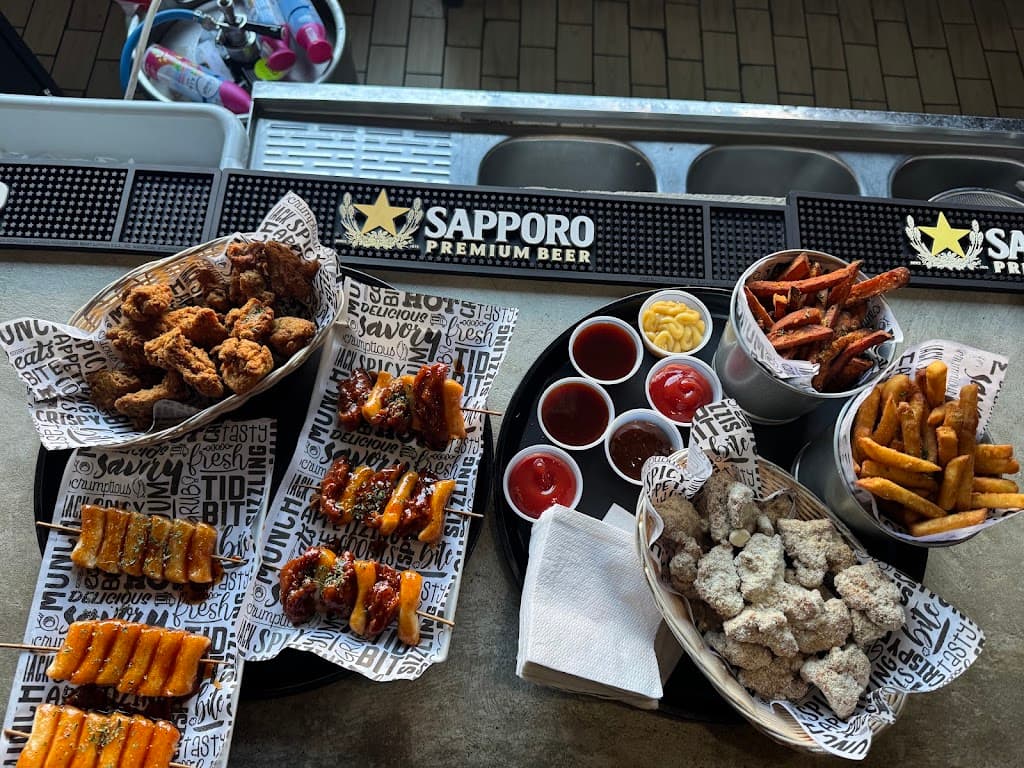 233 Starr Karaoke & Eats, Bushwick
