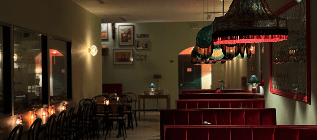 Kelang, Greenpoint bar