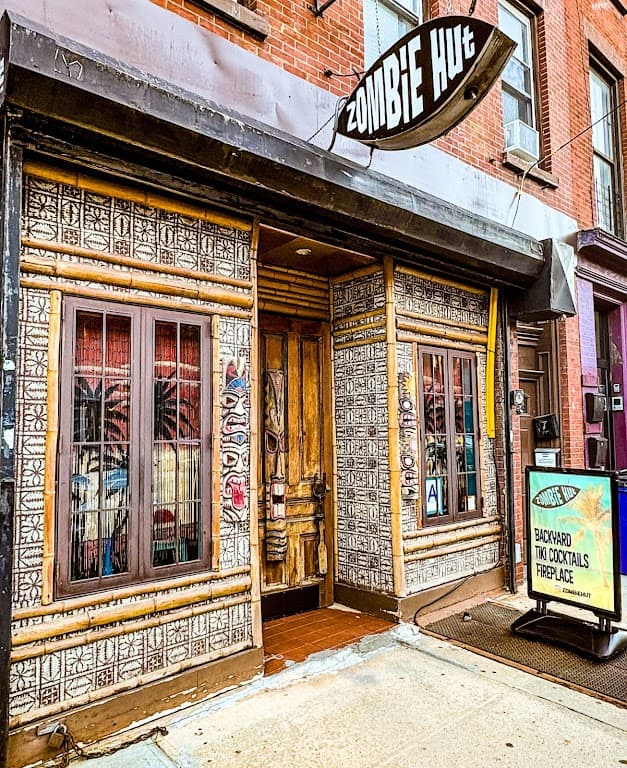 Zombie Hut, Carroll Gardens bar