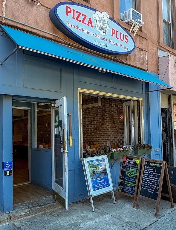 Pizza Plus, Park Slope bar
