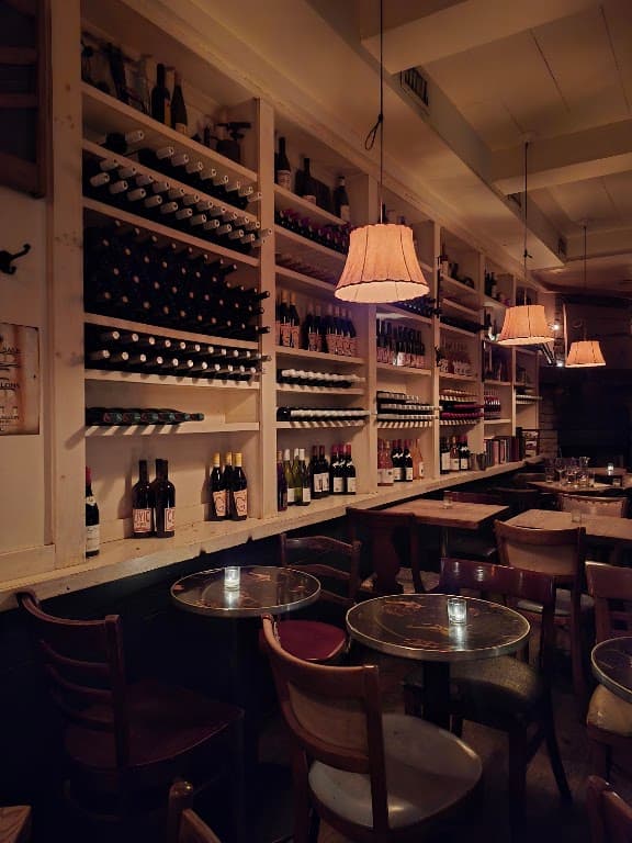 Black Mountain Wine House, Carroll Gardens bar