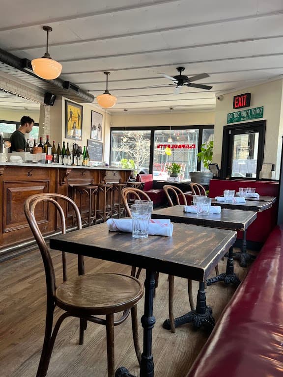 Petit Paulette, Fort Greene bar