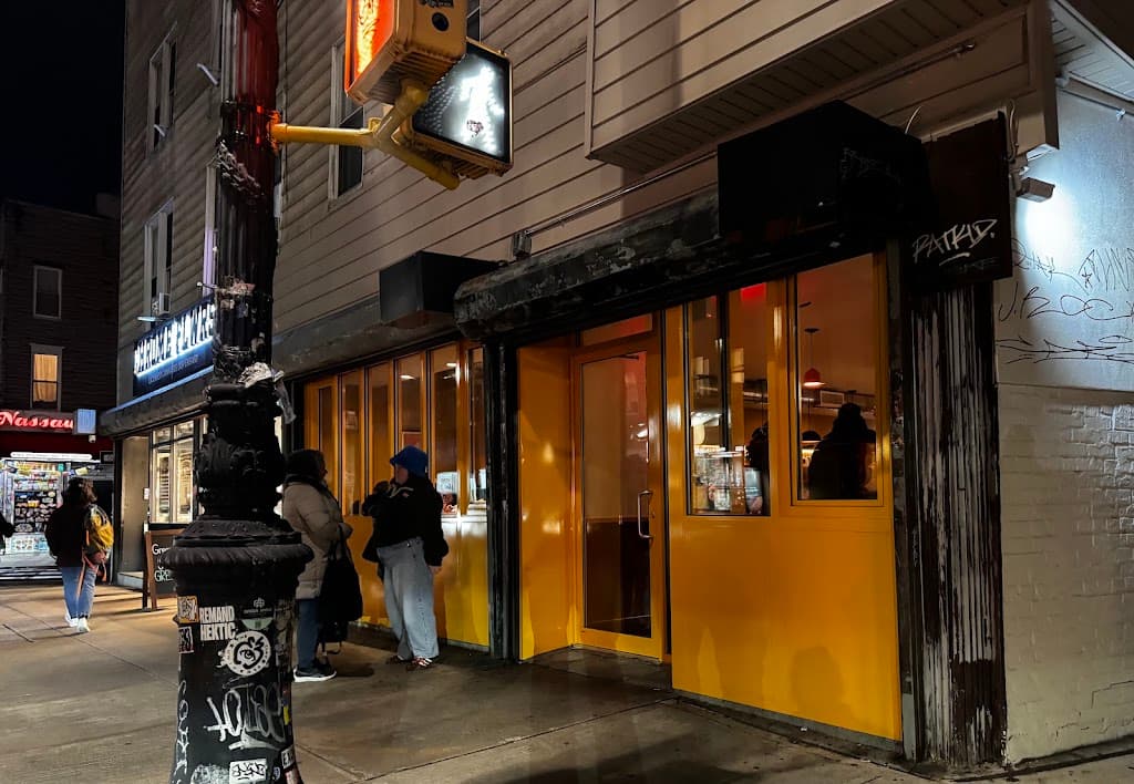 Border Town, Greenpoint bar
