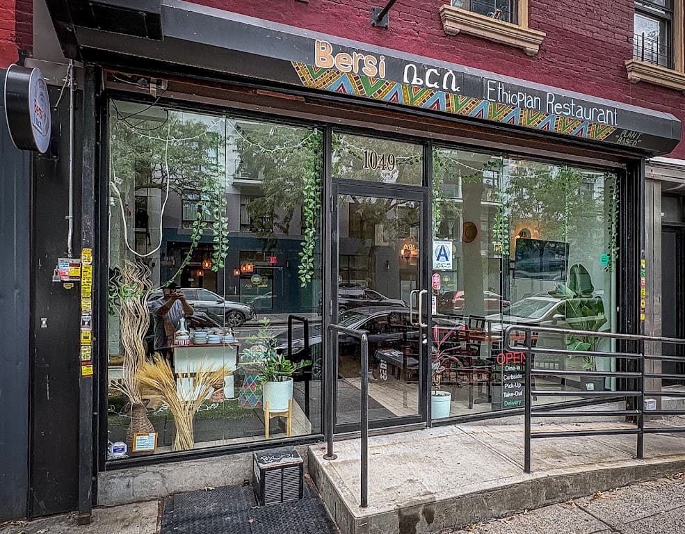 Bersi Ethiopian Restaurant, Greenpoint bar