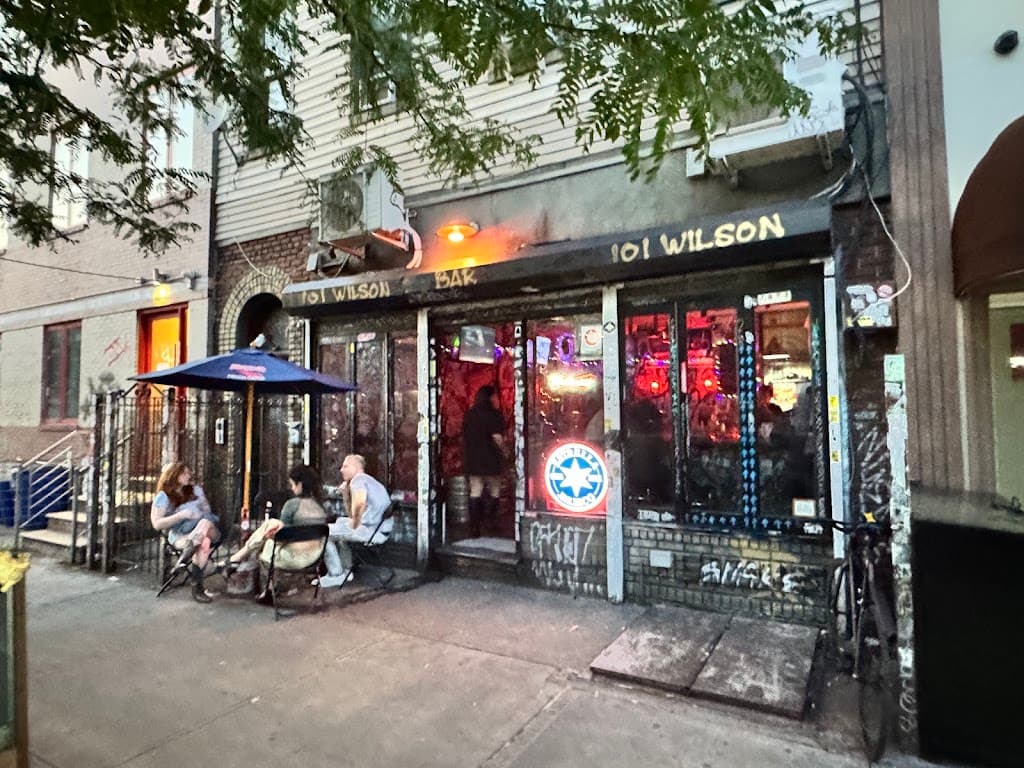 101 Wilson Bar, Bushwick bar
