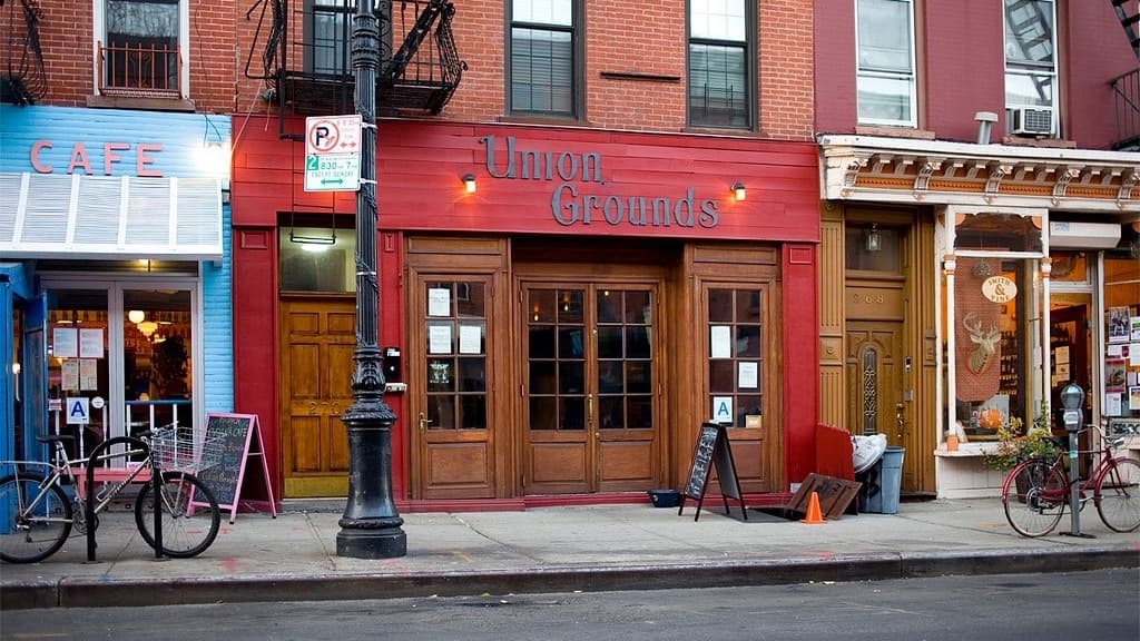 Union Grounds, Carroll Gardens bar