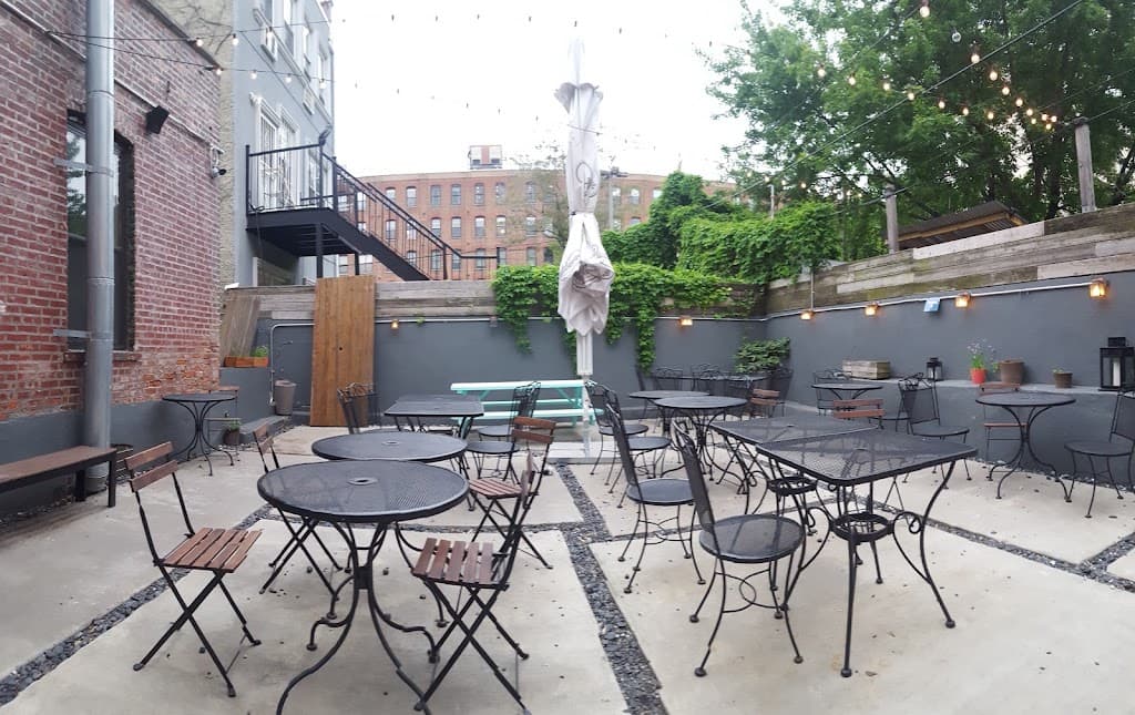 The Hop Shop, Carroll Gardens bar