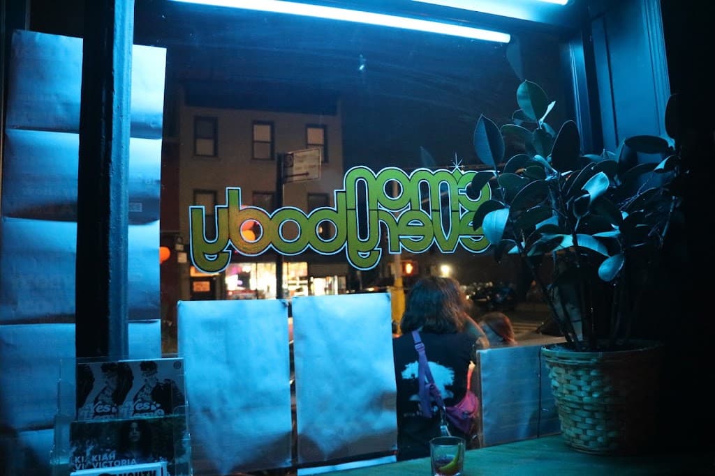 C'mon Everybody, Bed-Stuy bar