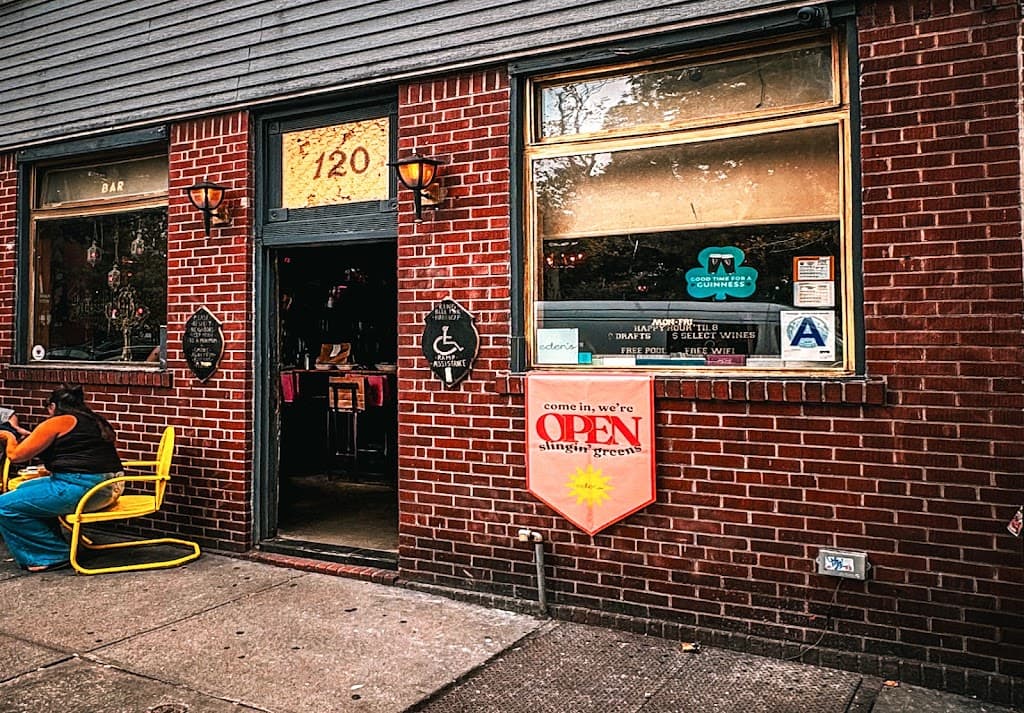 Brooklyn Safehouse, Greenpoint bar