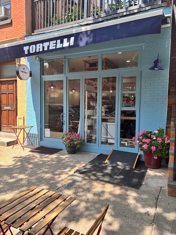 Tortelli, Carroll Gardens bar