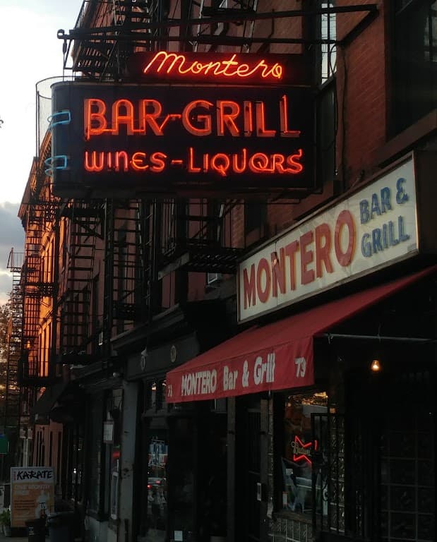 Montero Bar & Grill, Brooklyn Heights bar
