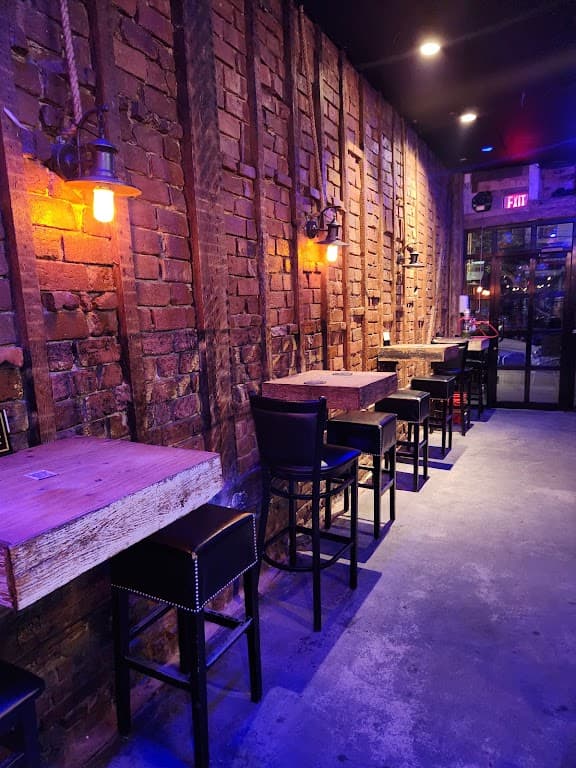 El Mekkah Bar & Grill, Bushwick bar