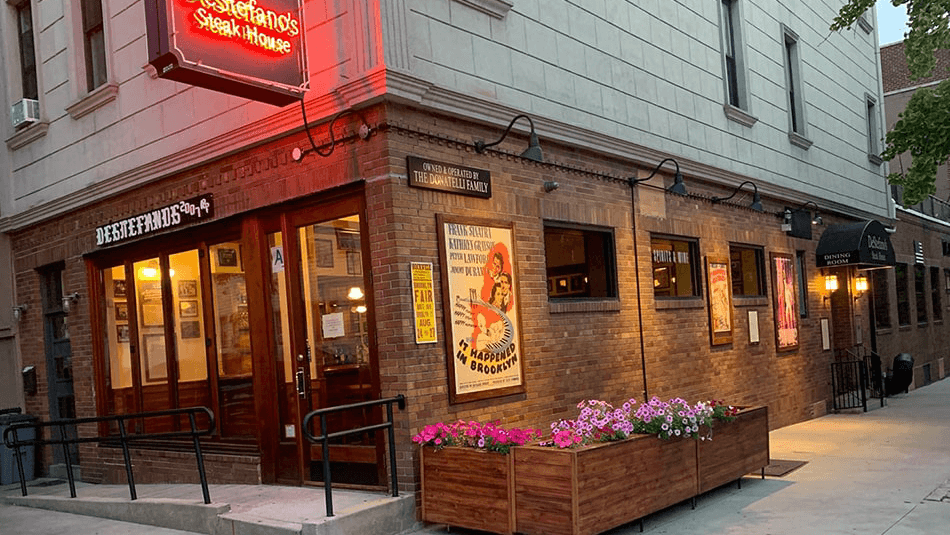 DeStefano's Steakhouse, East Williamsburg bar