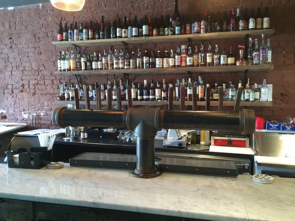 Hops Hill, Clinton Hill bar