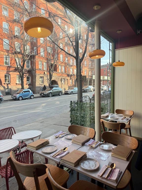 Chinta Thai, Greenpoint bar