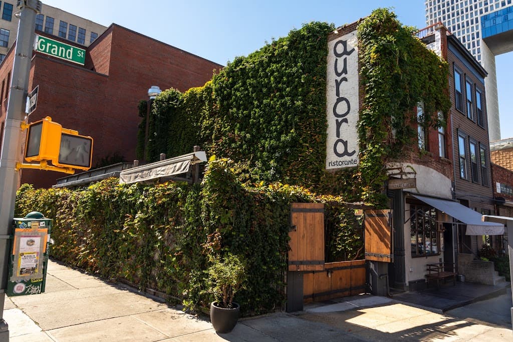 Aurora Brooklyn, Williamsburg bar