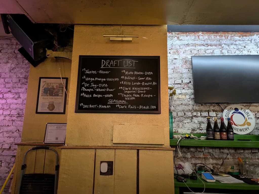 Round Table Brewery - Brooklyn, Williamsburg bar