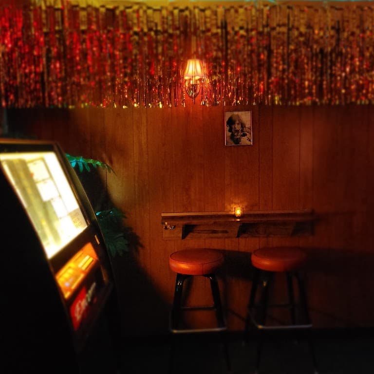 Rialto Grande, Crown Heights bar