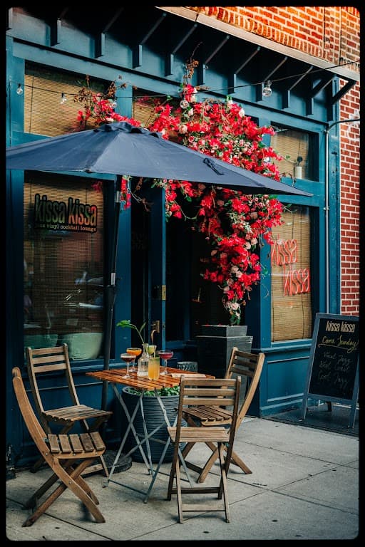 Kissa Kissa, Crown Heights bar
