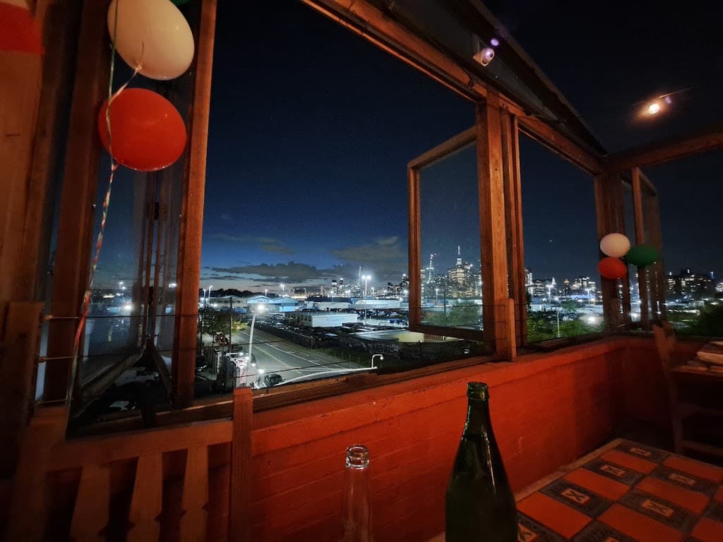 B61 Bar, Carroll Gardens bar