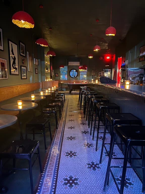 Frog, Bed-Stuy bar