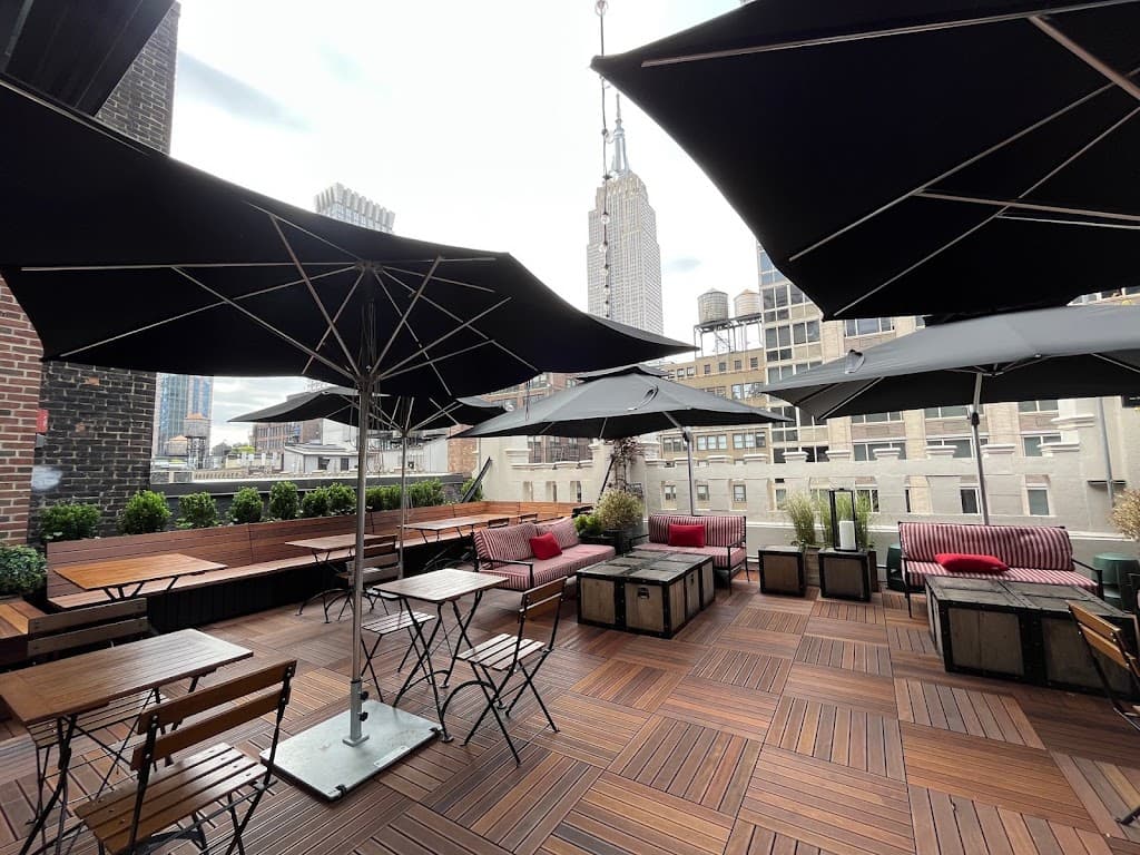 Refinery Rooftop, Midtown bar