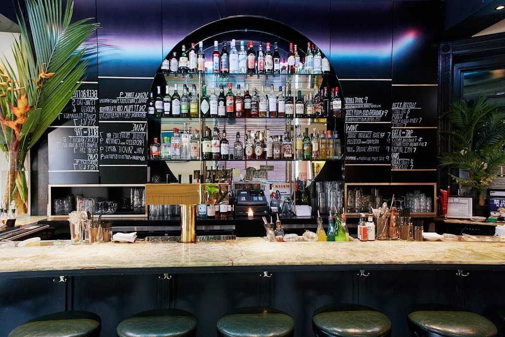 Old Navy, a bar in Lower East Side