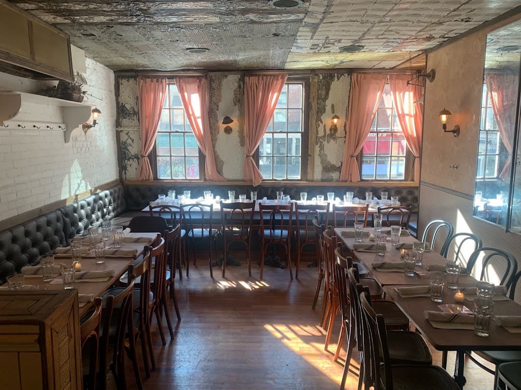 Tiny's & The Bar Upstairs, a bar in Tribeca