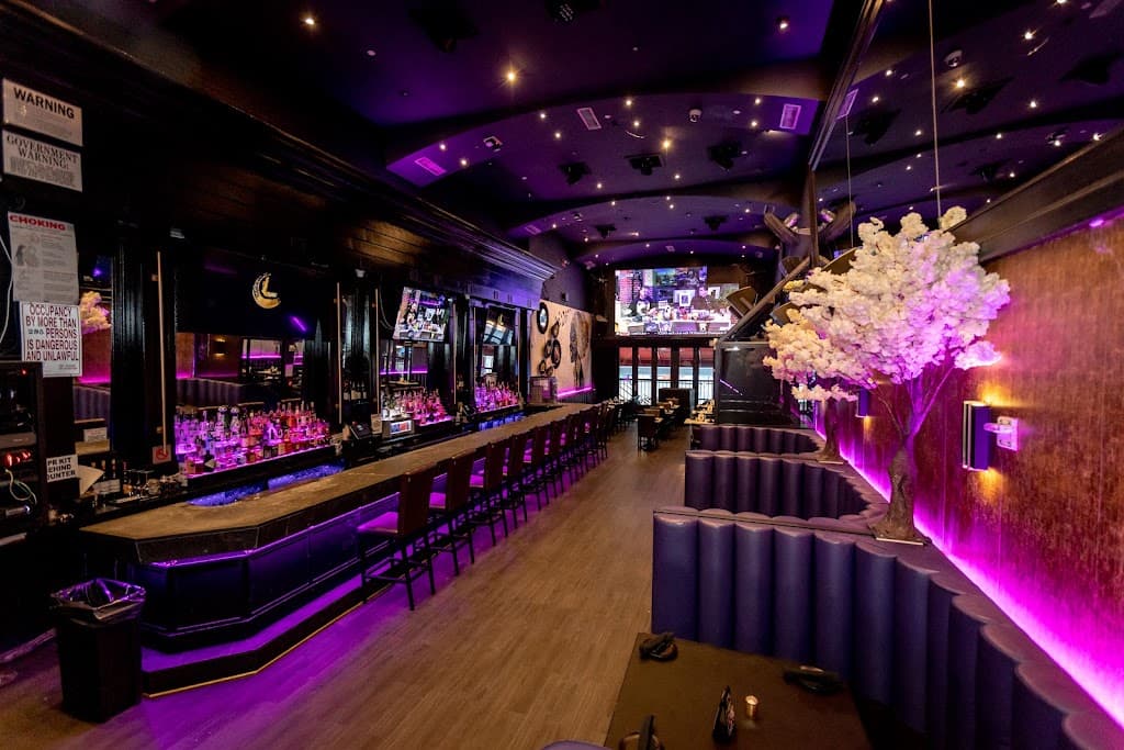 Lagos TSQ, Midtown bar