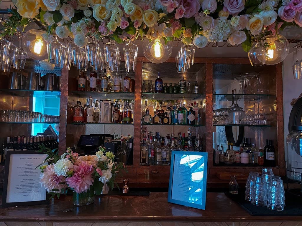 The East Pole, Upper East Side bar
