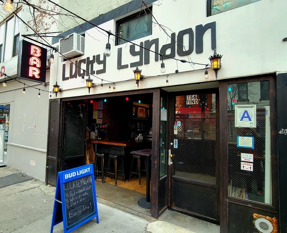 Lyndon Bar, a bar in Murray Hill