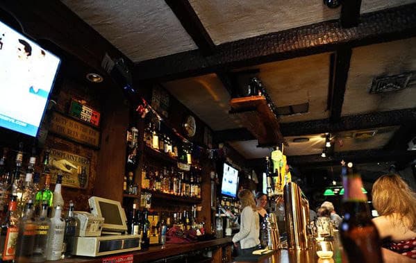 Fáilte, a irish pub in Murray Hill