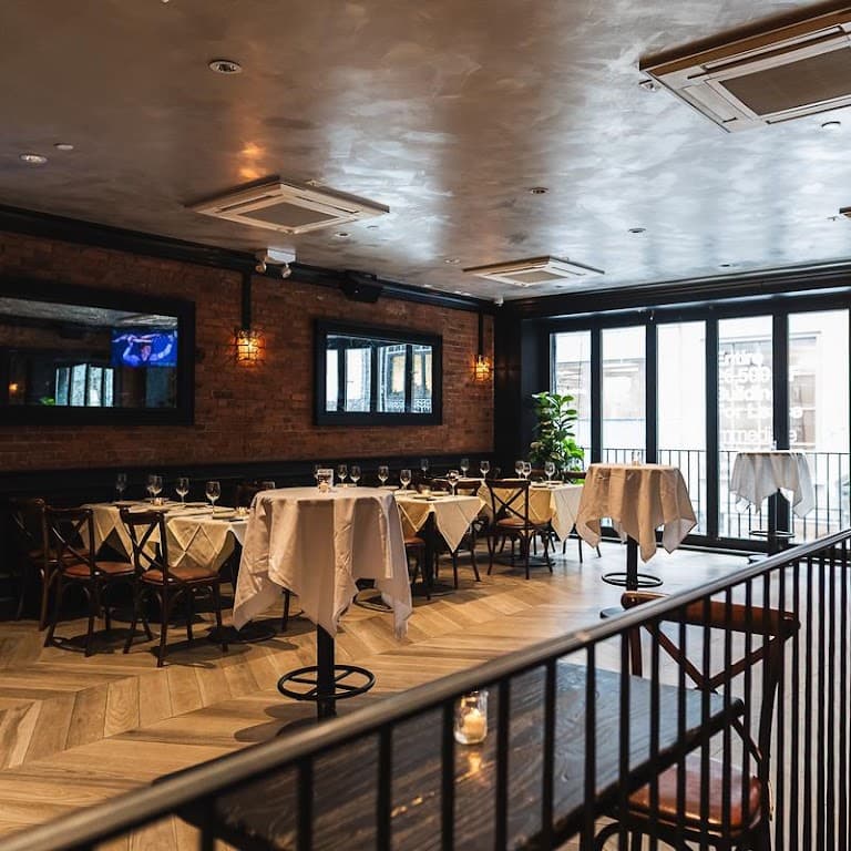 M J Smith's Food & Spirits, Midtown bar