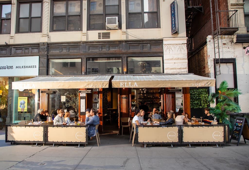 Ella Social, a bar in Upper West Side